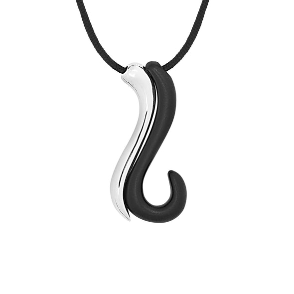 Γούρι Lucky Hook 26 σε Ορείχαλκο με επιμετάλλωση σε Ασήμι 925 & Μαύρο Μέταλλο