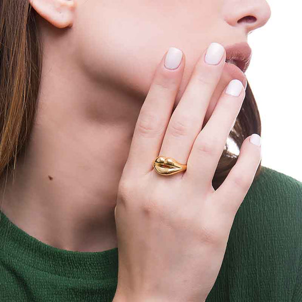 Lips Sterling Silver Ring plated in 18K Gold (No 54)